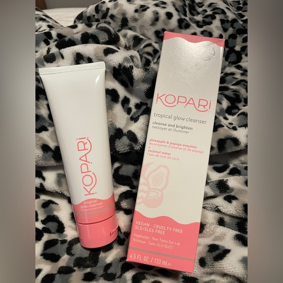NIB KOPARI TROPICAL FACE CLEANSER & COCONUT FACE CREAM - Picture 5 of 12